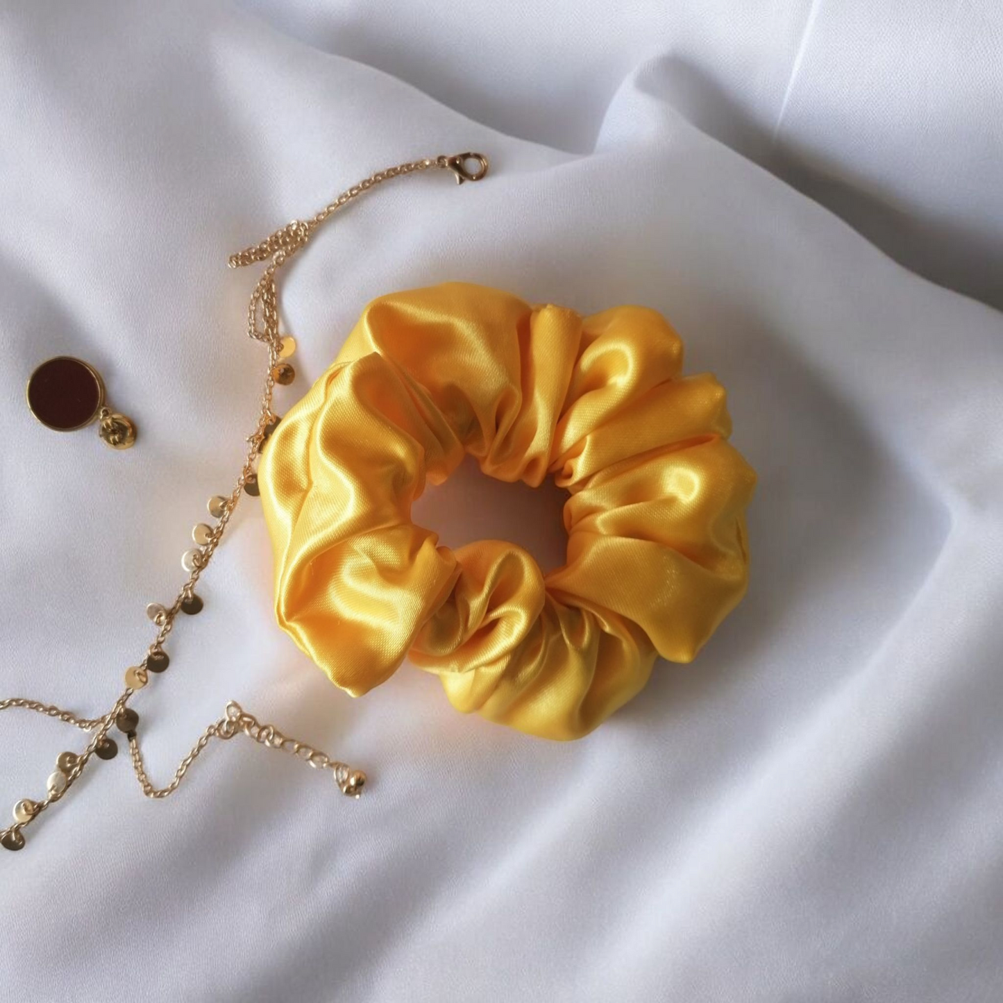 Chouchou en satin jaune